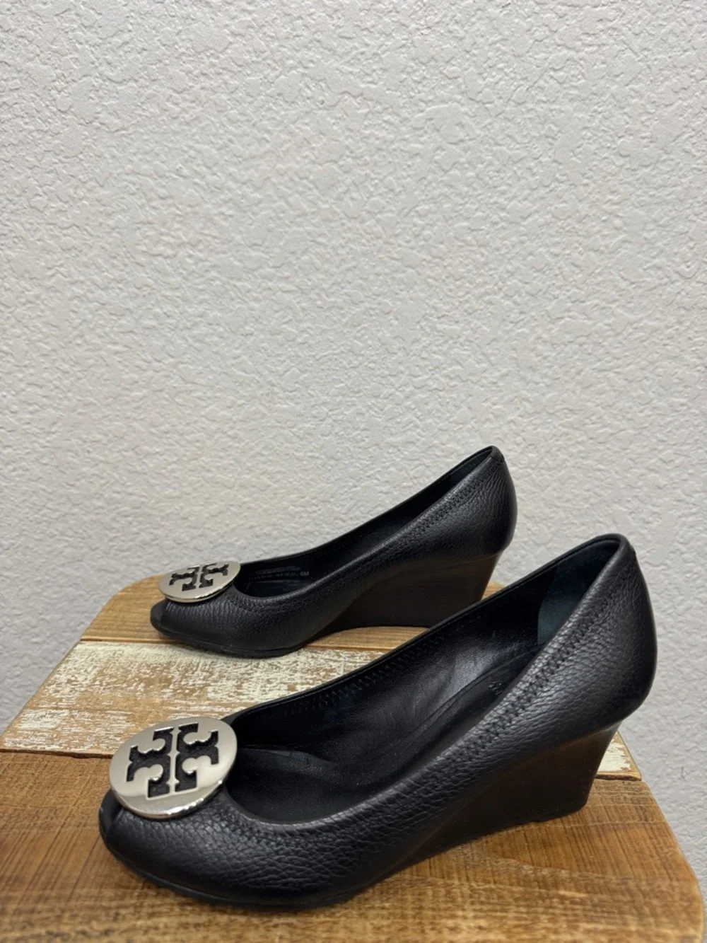 Tory Burch Sally Black Leather Peep Toe Wedge Size 6